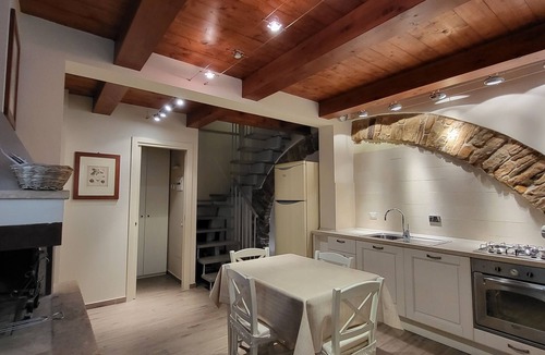 Guzman Apartment | Cozy apartment, inside the walls of Bevagna, newly renovated.
