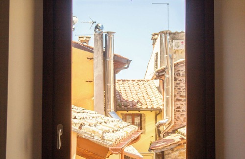 Lake Bracciano Apartment | Cozy Apartment in the Historic Heart of Trevignano Romano