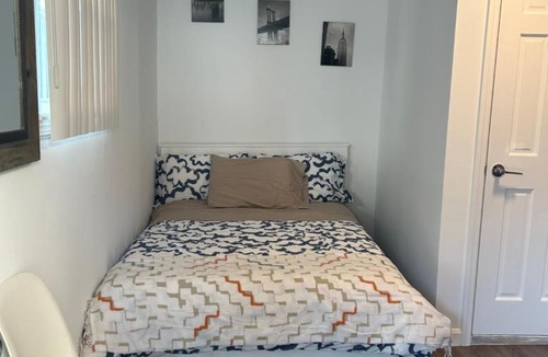 Queens Apartment | Cozy apt 30mins from Times square!