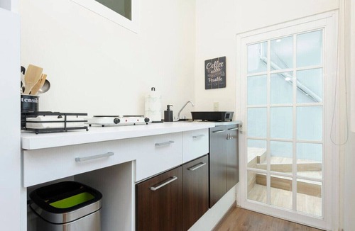 Zona Rosa Apartment | Cozy Apt. hidden inside an Antiques plaza @Juarez