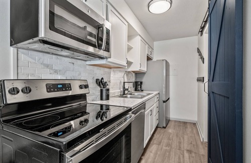 Beechmont Condo | Cozy Apt. Near Downtown!