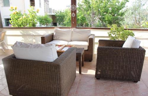Plaka House | Cozy Backyard House