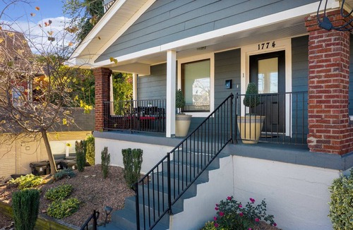 Deer Park Apartment | Cozy Bardstown Rd Apartment | W/D, Fast Wifi, Porch, Parking, Location! ❤️