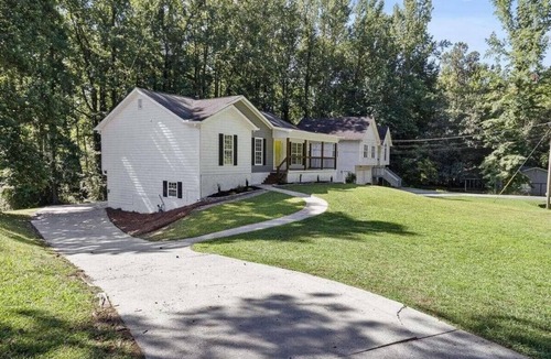 Austell Apartment | Cozy Basement Apartment!