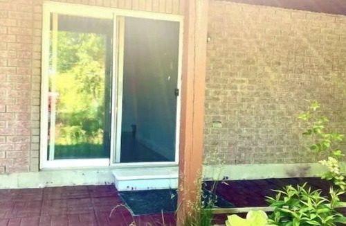 Barrie House | Cozy Basement Apt two bedrooms sleep 4 You can enjoy TEA & COFFEE with no charge