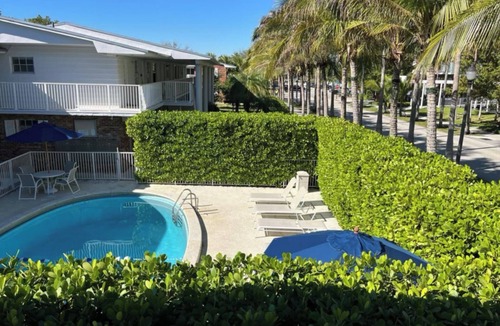 Key Biscayne Apartment | Cozy Beach Apartment in Key Biscayne —5 min walk to Beach