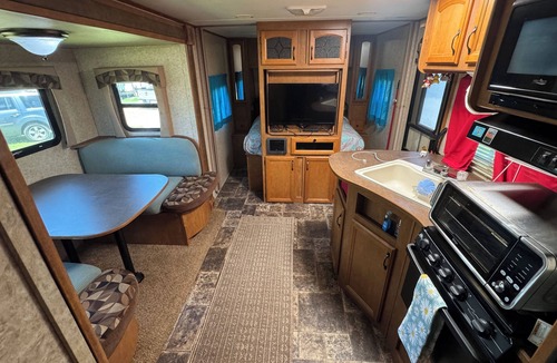 Surfside Beach House | Cozy Beach Camper Minutes to Sand & Surf
