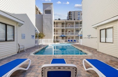 Myrtle Beach Condo | Cozy Beach Condo,Pool,Sm Dogs ok,D31
