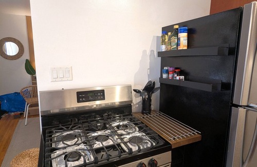 Alamitos Beach Condo | Cozy BEACH Condo with AC, Parking & Laundry, 10min walk to beach. Superb WiFi.