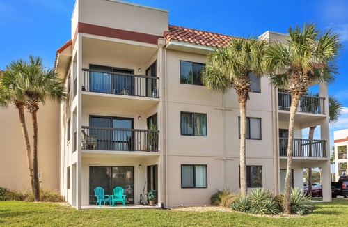Butler Beach Condo | Cozy Beach Corner Cozy