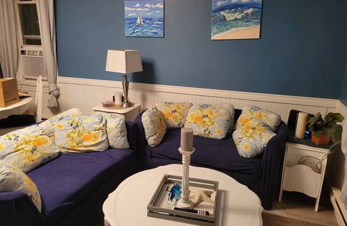 Winnipeg Beach House | Cozy beach cottage with fire pit and suitable for a family or romantic getaway!