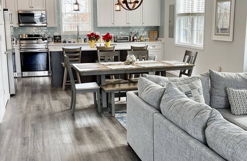 Cedar Neck House | Cozy Beach Cottage close to Bethany Beach! Dog Friendly!
