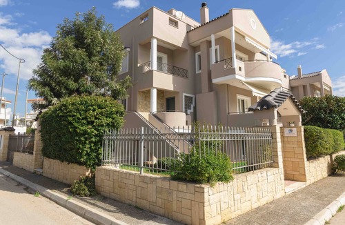 Nea Makri House | Cozy Beach Home Near Pristine Sea w/Free Netflix