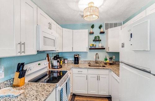 Ormond-by-the-Sea House | Cozy beach house - 5 min walk to the beach - Pet-Friendly!