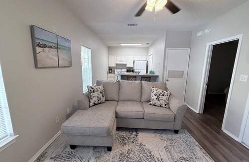 Brent Condo | Cozy Beachy Riverwalk Condo – Close to Downtown & Beaches