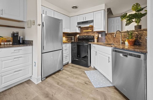 Montgomery Village House | Cozy Boho 3b3b | Playground