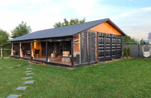 Agapia House | Cozy Box