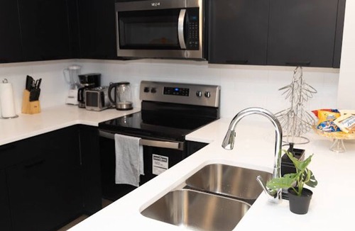 Silverado House | Cozy Brand New &Modern 1 bedroom Suite located in near Spruce Meadows SW Calgary
