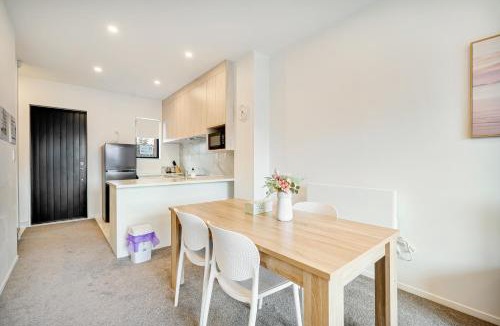 Auckland Villa | Cozy Brand New Townhouse 3