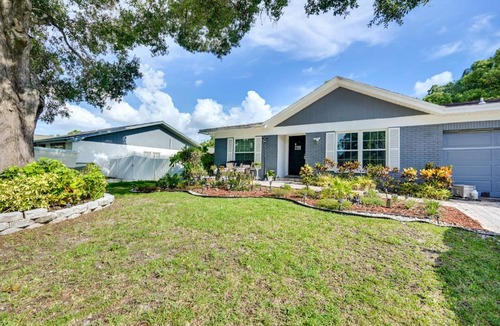 Seffner Community Alliance Apartment | Cozy Brandon Vacation Rental w/Shared Pool!