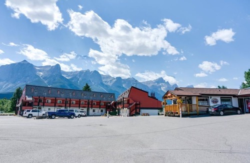 Canmore Apartment | Cozy + Bright Canmore Room | Great Value!