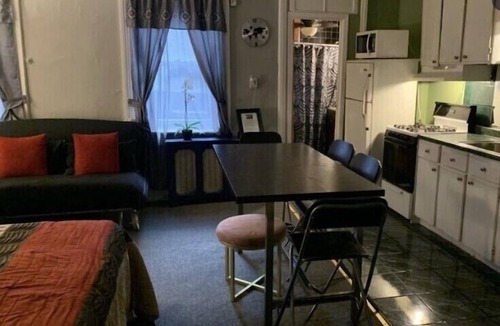 Clinton Hill Apartment | Cozy Brooklyn Style brownstone studio in great location