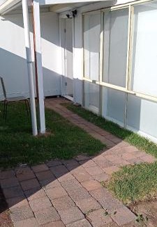 Werribee Villa | Cozy Budget Studio with Private Bath Backyard at Werribee