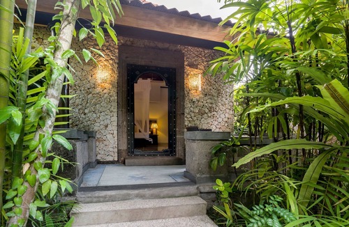 Petitenget House | Cozy Bungalow - Near Beach in Seminyak