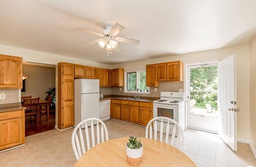 Lafontaine House | Cozy Bungalow - Sauna, Wood Stove, Close to Trails