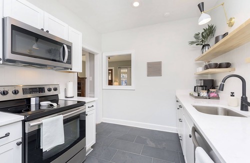 Broad Ripple House | Cozy Bungalow - walk to Broadripple Ave. and Monon