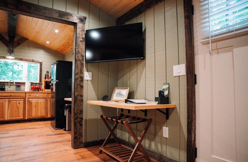 Central Cottage | Cozy Bunk House Cottage near Clemson - full kitchen, large deck, grill, and more