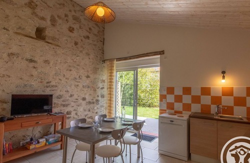 Saint-Christophe-du-Bois Cottage | Cozy Cottage near Puy du Fou, Terrace, BBQ, Sleeps 4-5, Close to Cholet & Nature Trails