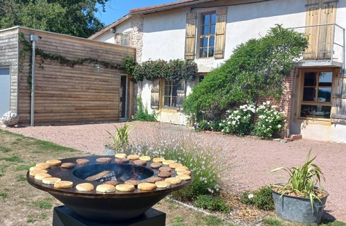 Saint-Germain-Lespinasse Cottage | Cozy cottage with spa and sauna in Saint-Germain-Lespinasse
