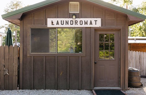 Shell Knob Cabin | Cozy Cabin at Viola RV Park Near Table Rock Lake!