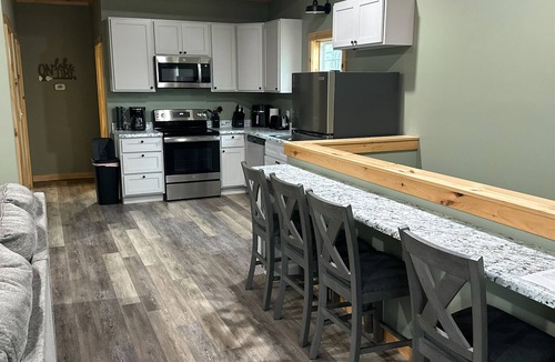 Burkesville Cabin | Cozy cabin close to Dale Hollow Lake State Resort Park! Cabin#2