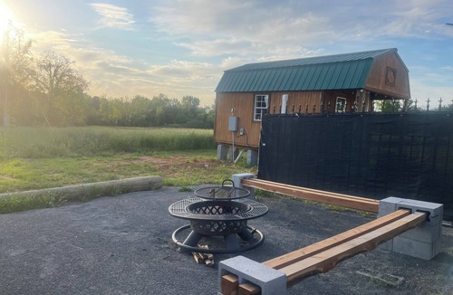 Jerusalem Cabin | Cozy cabin features features queen pullout and twin in loft. Pet friendly