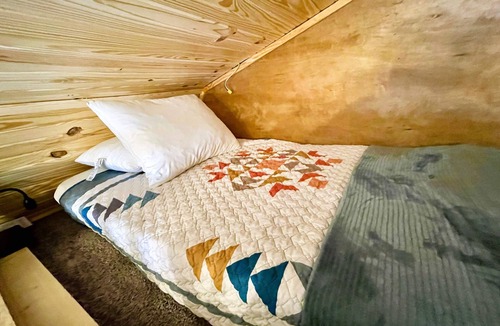 Jerusalem Cabin | Cozy cabin features features queen pullout and twin in loft. Pet friendly
