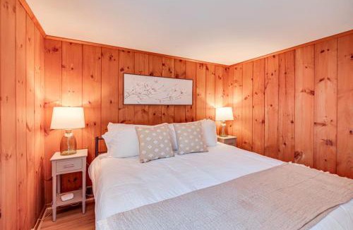 Alton House | Cozy Cabin, Fire Pit & Dock Option, Alton Bay