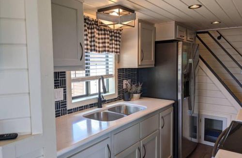 Heber House | Cozy Cabin in a fun mini cabin resort!