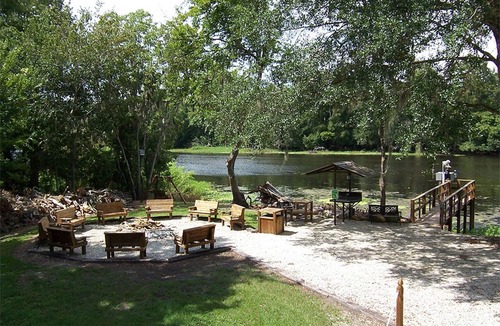 Inverness Cottage | Cozy Cabin in riverfront resort