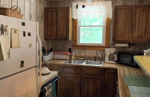 Leeper Cabin | Cozy cabin in serene Cook Forest, close to all!