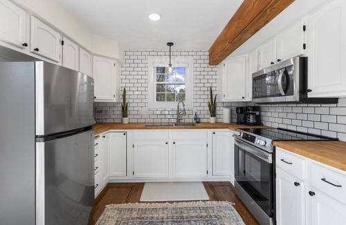 Nisswa Cabin | Cozy Cabin Nisswa with Outdoor Sauna and Tennis Court (Plus Extra House & Bunkhouse Avail)