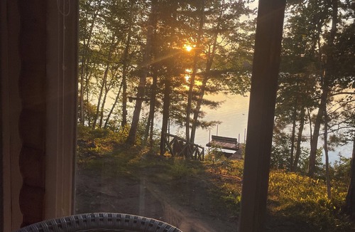 Cotton Cabin | Cozy Cabin on the Lake with stunning Sunsets and Sunrise views