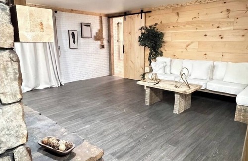 Dalton House | COZY CABIN