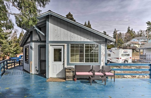 Cedarpines Park Cabin | Cozy Cabin w/ Deck - Near Lake Arrowhead!