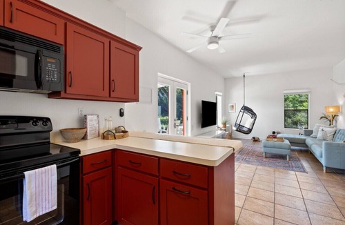 Dripping Springs Cabin | Cozy Cabin w Pvt Heated Pool Under Epic TX Stars