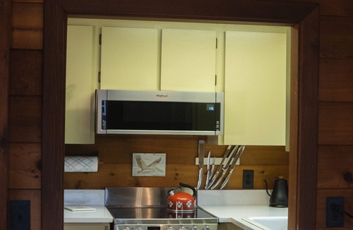 Long Beach Cabin | Cozy Cabin with 8 minute walk to the beach!