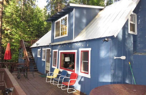 Arnold Cabin | Cozy Cabin With A Short Walk To Fly In Lake/Blue Lake Springs