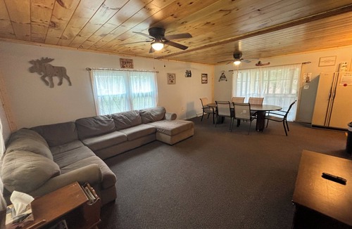 Farrandsville Cabin | Cozy cabin with AC in phenomenal Waterville