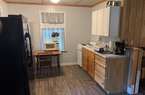 Eidson Cabin | Cozy cabin with WiFi and AC in Eidson, TN, close to Rogersville, Sneedville